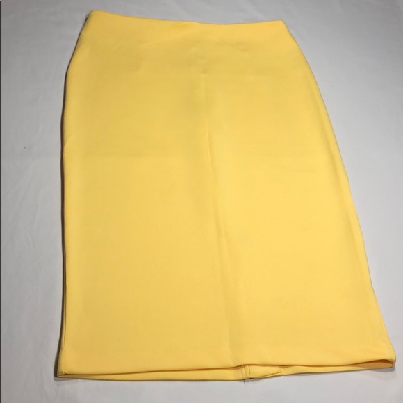 New York & Company Dresses & Skirts - Pretty yellow New York & Company pencil skirt